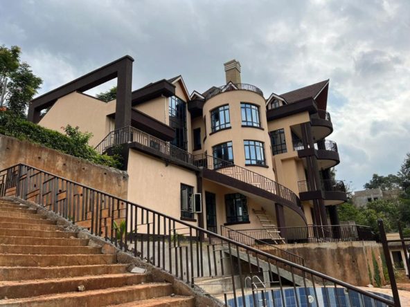 6 Bedroom House For Sale in Nyari. Listed by Musilli Homes.