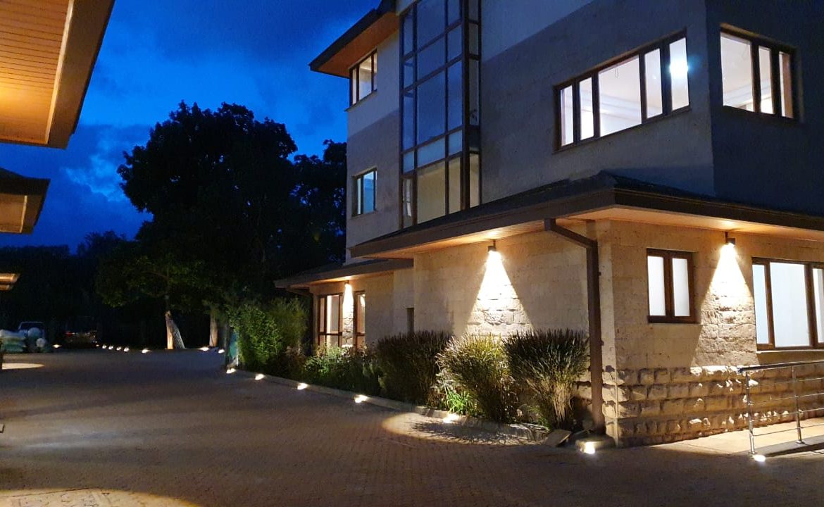 5 bedroom town house to let in Lavington.. Musilli Homes