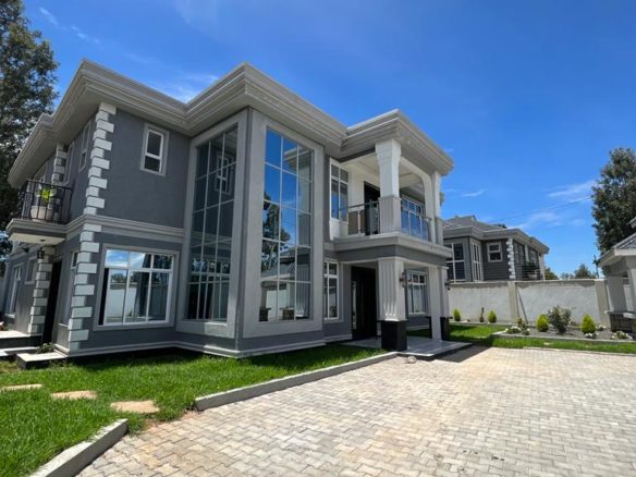 4 bedroom mansionate (all ensuite) sitting on an ⅛th acre for sale in Olkeri area, Ngong 157sqm. Price: 27 Million. Musilli Homes
