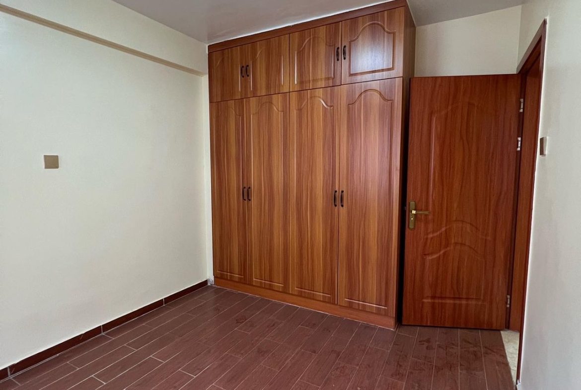 2 bedroom apartment to let in Kileleshwa area. Master bedroom en suite. Kids playing area Ample parking back up generator Rent per month 70,000. Musilli Homes