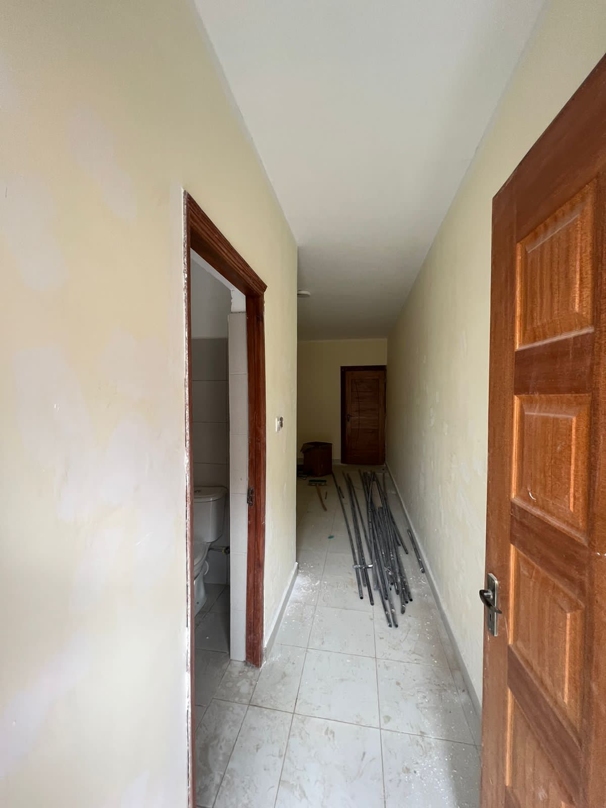 3 bedroom apartment 2 bedroom apartment to let in Kilimani, Nairobi. Balcony at the sitting area. Back up generator. Rent per month 2bedroom 90,000. Musilli Homes