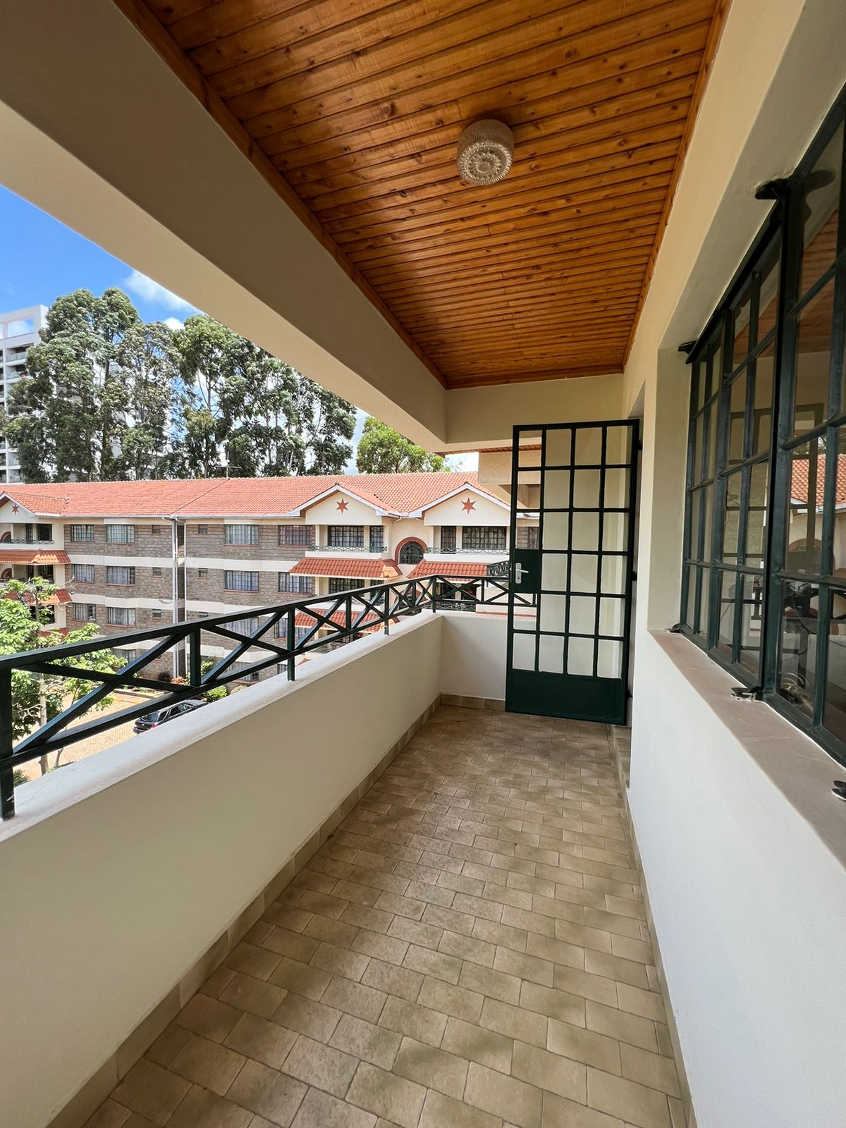 3 bedroom apartment to let and sale in Lavington. Sale at 20M. Rent per month 85,000. Has a shared swimming pool. Musilli Homes