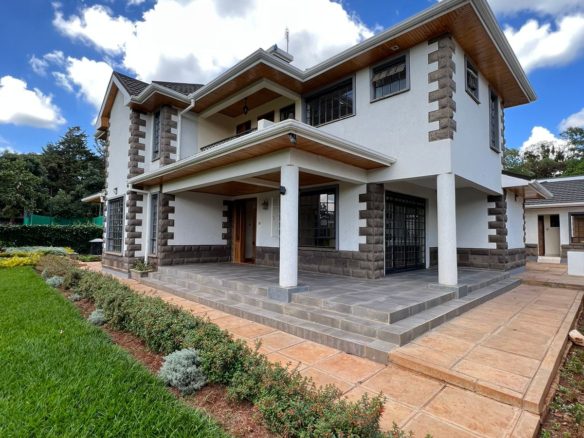 4 bedroom plus dsq townhouse to let in the leafy suburb of Karen. Sitting on 1/2acre land. Rent per month 300,000. Listed by Musilli Homes.