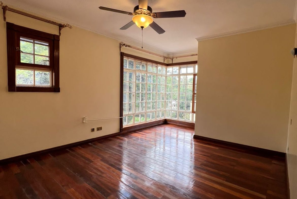4 bedroom townhouse to let in Kyuna, Nairobi. In a gated community. 6 units in the compound. Rent per month 260,000