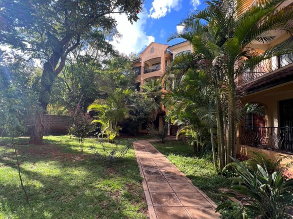 2 bedroom apartment to let in Kilimani, Nairobi. swimming pool, ample car parking. Rent per month 75,000. Musilli Homes