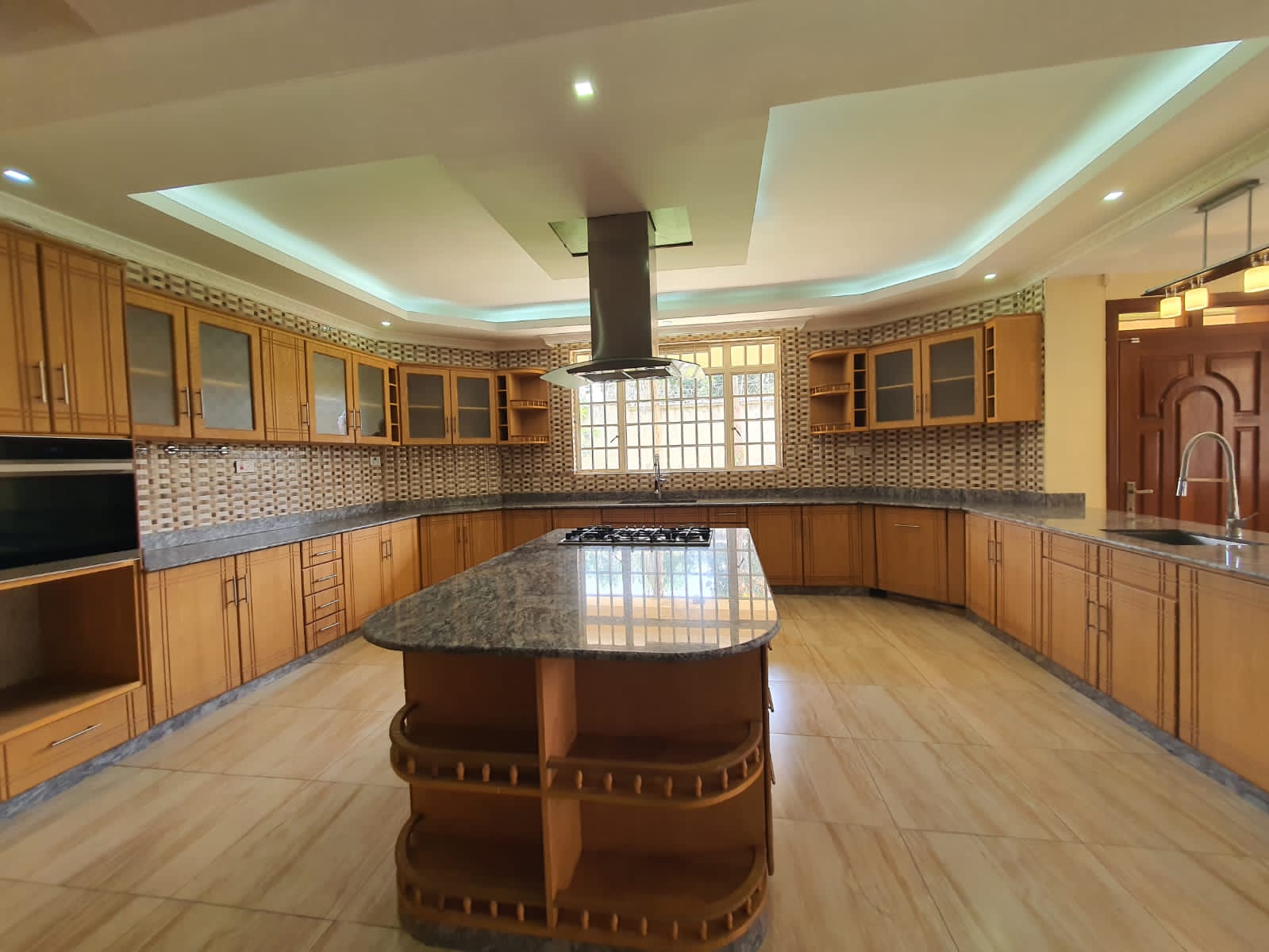 Lovely 8 Bedroom House For Rent with a Guest Wing in Runda, Nairobi. located close to Village Market, UN offices in Nairobi, Gigiri, Schools. Musilli Homes