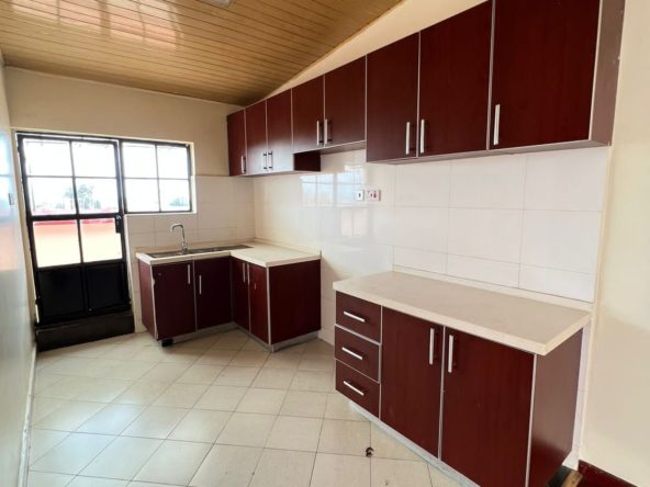 Spacious modern 2 bedroom apartment to let in kilimani, Nairobi. Has Backup generator, Few units in the compound. ASKING PRICE 55K. Musilli Homes