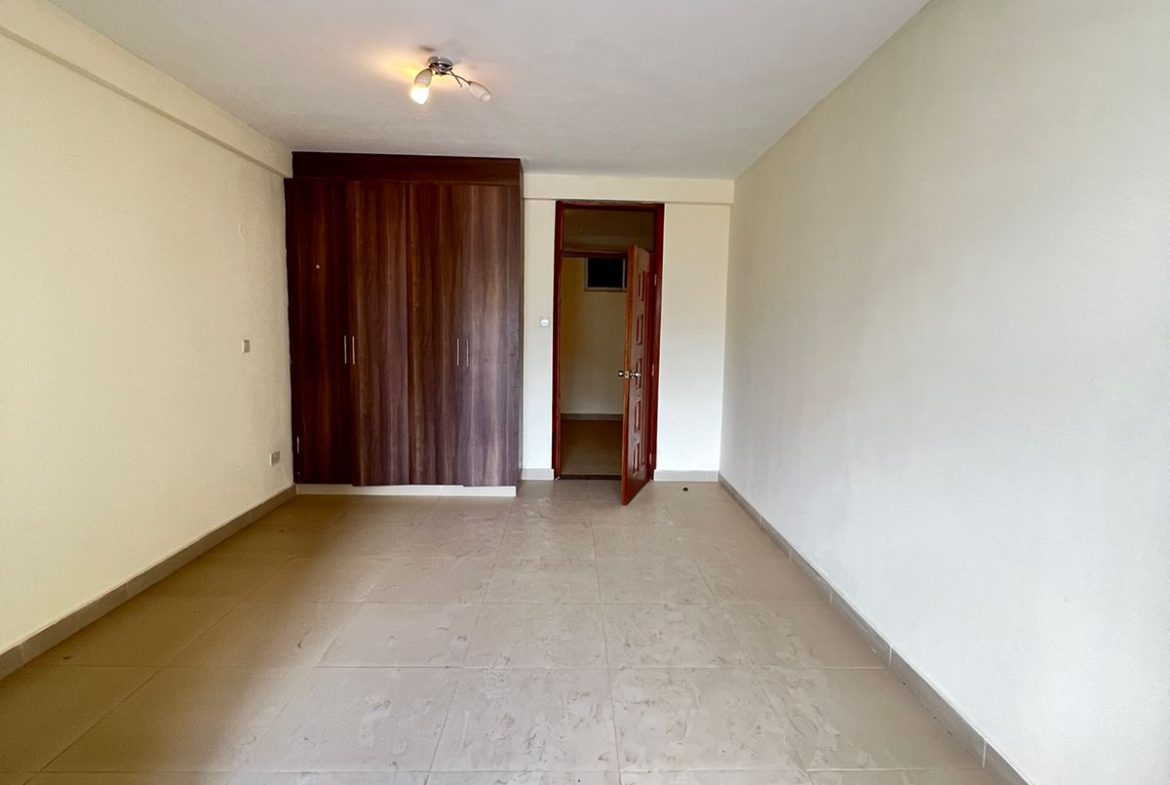Spacious modern 3 bedroom plus dsq master en-suite apartment to KILIMANI, NAIROBI. Has Fully equipped gym, Intercom system. Rent 120,000. Musilli Homes