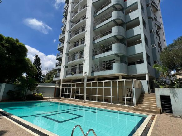 Spacious modern 3 bedroom plus dsq master en-suite apartment to KILIMANI, NAIROBI. Has Fully equipped gym, Intercom system. Rent 120,000. Musilli Homes