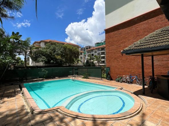 2 bedroom apartment to let in Kilimani, Nairobi. Balcony at the sitting area. Shared swimming pool. Ample car parking. Rent per month 75,000. Musili homes