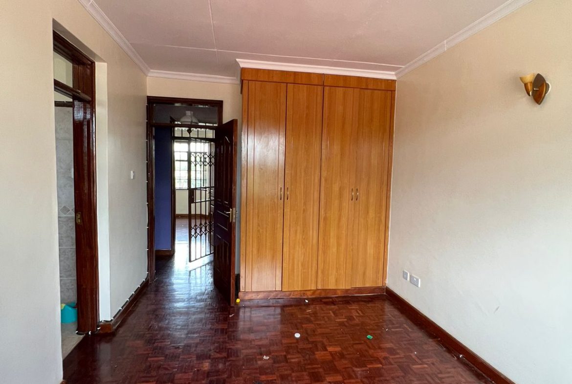 2 bedroom apartment to let in Kilimani, Nairobi. Balcony at the sitting area. Shared swimming pool. Ample car parking. Rent per month 75,000. Musili homes