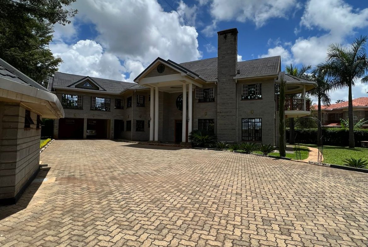 6 bedroom house all bedroom en-suite in Runda. Sale at 150Million. Listed by Musilli Homes.