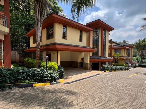 4 bedroom plus dsq townhouse to let located in the leafy suburb of kilimani, Nairobi. 2dsq available. In a gated community of 8 units. 220,000. Musilli Homes