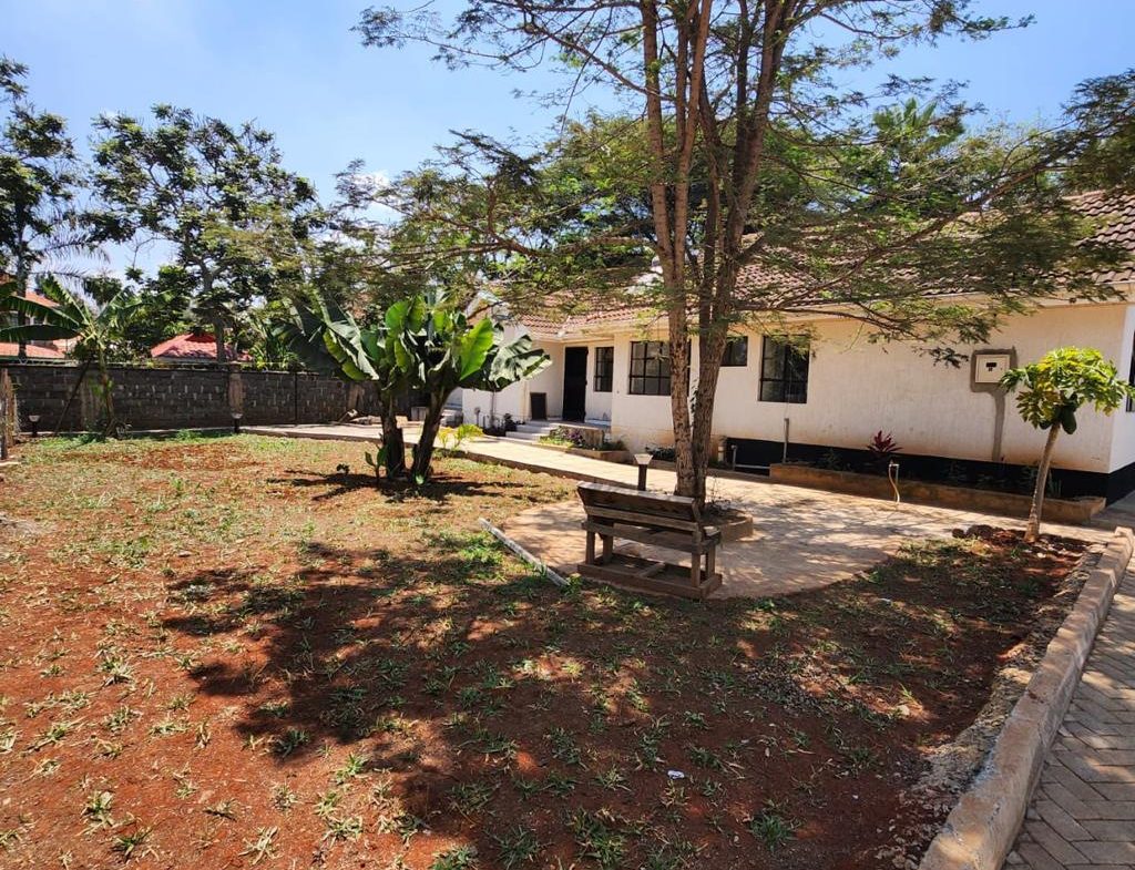 4 bedroom all ensuite in Runda, 200,000. house is located within a shared compound with 2 other houses , still very private. Musili Homes