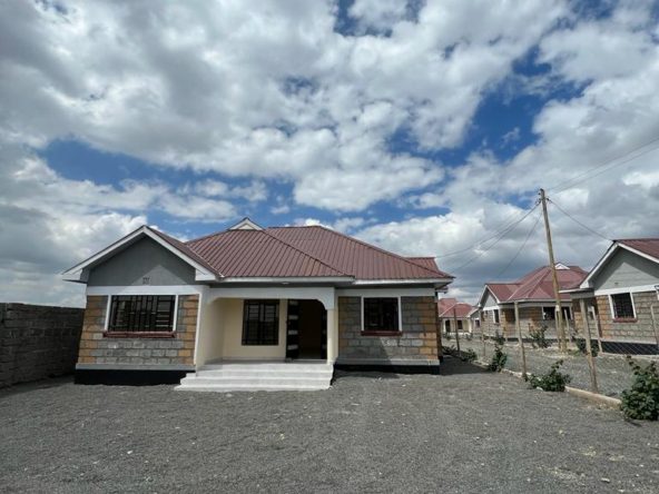 3 Bedroom bungalow with a Dsq for sale in Acacia Estate just 2km from the tarmac. Price Guide : Ksh 6,200,000 Musili Homes