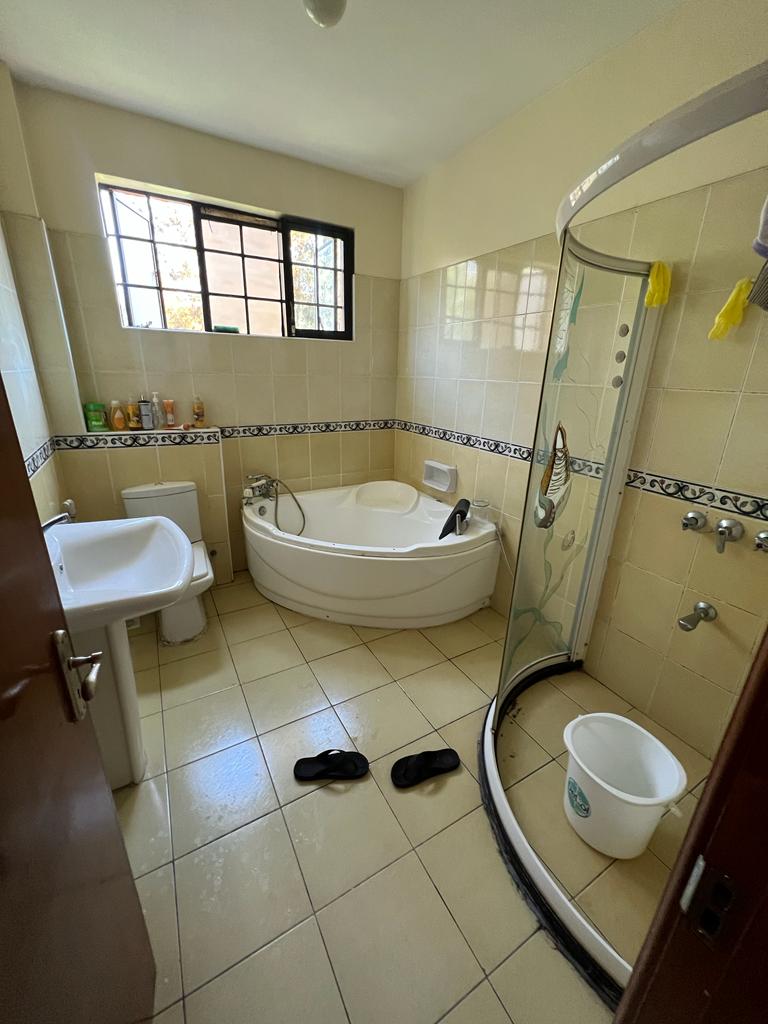 6 bedroom duplex apartment for sale in Kileleshwa, Nairobi in a quiet compound with few units. Has swimming pool. Price- Ksh.25M. Musilli Homes