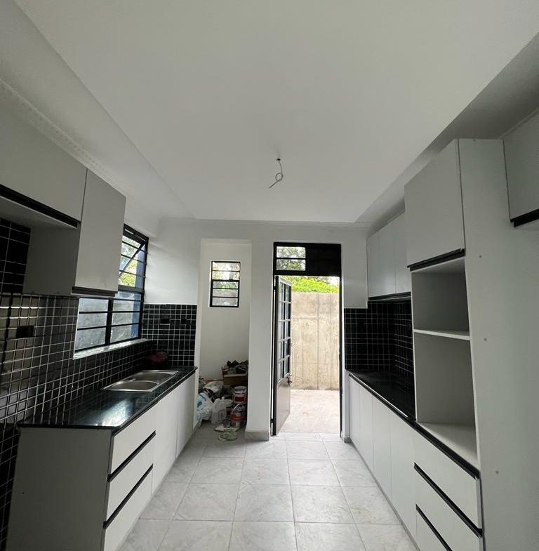 Beautiful 3 bedroom flat roof house in Ruiru Mugutha. For cash payment, the price is 8.2m, for mortgage payments it's 8.5m Musilli Homes