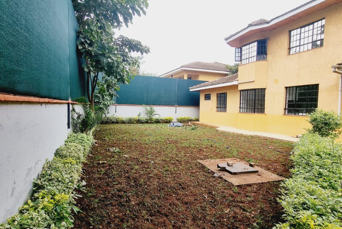 4 bedroom plus dsq for rent in Lavington. Has a Detached dsq .All rooms ensuite .Gated community of 4 houses. Asking 220K Negotiable Musilli Homes