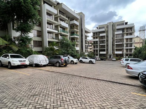 Spacious modern 5 bedroom plus dsq townhouse to let in Kileleshwa. Gated community. Few units in the compound Rent per month 180,000 Musilli Homes
