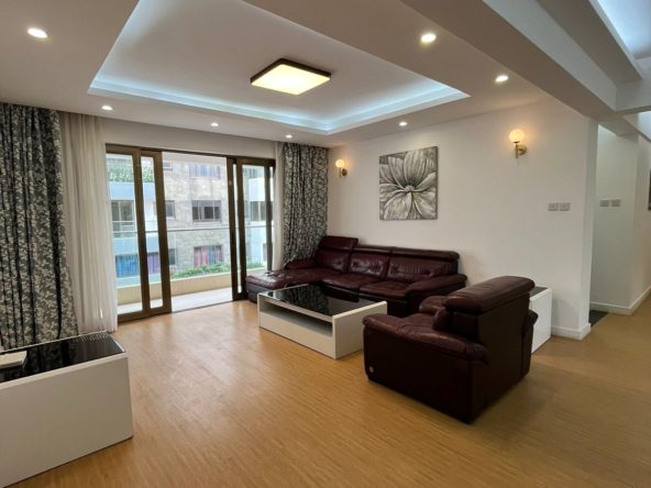 4 bedroom apartments plus Dsq 3 bedroom apartments plus Dsq in Lavington, Nairobi. All rooms are ensuite, Borehole, Full back up generator, Swimming pool. 20M. Rent 120,000. Musilli Homes