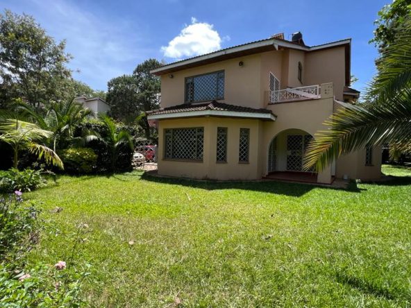 5 bedroom townhouse to let located on lavington, Nairobi. dsq Available -private garden -pet friendly -ample car parking Rent per month 265,000 Musilli Homes