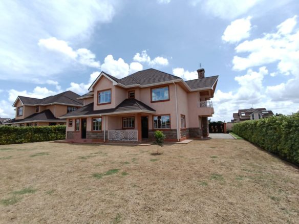 Brand new 4 bedrooms in kenyatta road 2km from thika road. Sitting on 1/4acre free hold. Selling price ksh39m Musilli Homes