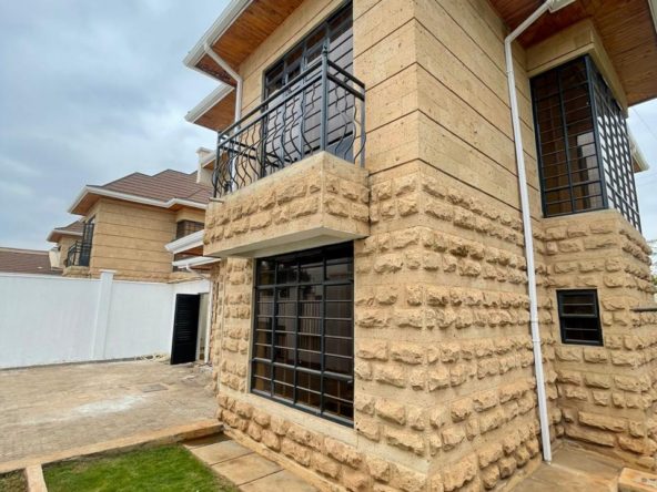 4 Bedroom Mansion For Sale in MUGUTHA, RUIRU. All bedrooms ensuite. Has Parking 3 cars. Sale: 19 M. Musilli Homes