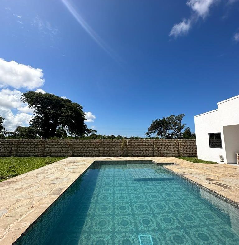 3 bedroom villas for sale in Diani Mombasa. Ksh 15million. Master ensuite. Sits on 1/4 acre. Ready title. Walking distince from Neptune beach Musilli Homes