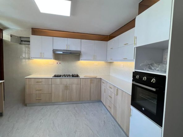 Spacious newly renovated 5 bedroom duplex apartment to let in Kilimani. Has Few units in the compound. All en-suite, swimming pool. 180,000 Musilli Homes