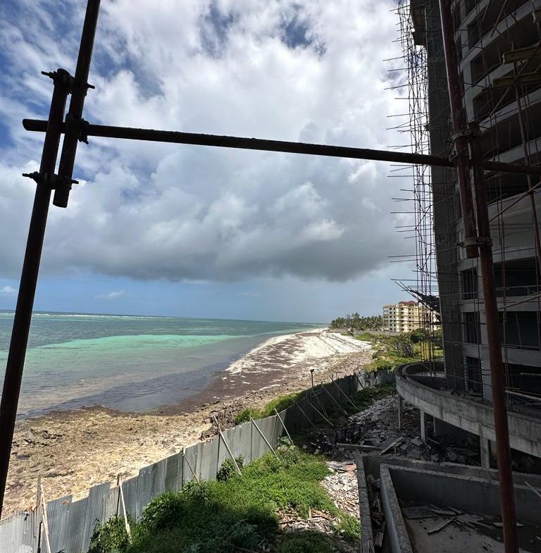 Luxury Beach-front 2 Bedroom apartments 3 bedroom apartments for sale in Nyali with an infinity poop overloking the ocean. 153sqm 27m Musilli Homes