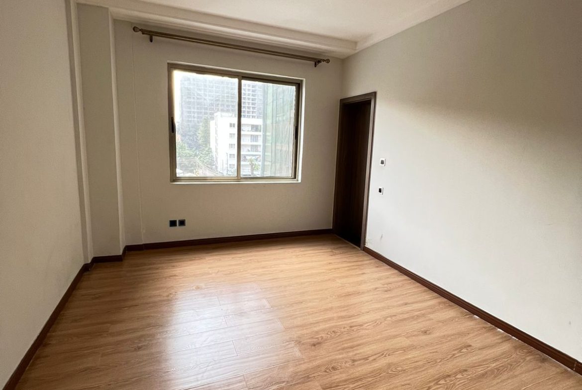Spacious modern 2 bedroom apartment to let in Kilimani, Nairobi. Has swimming pool, fully equipped gym, backup generator. Rent- 75,000 Musilli Homes