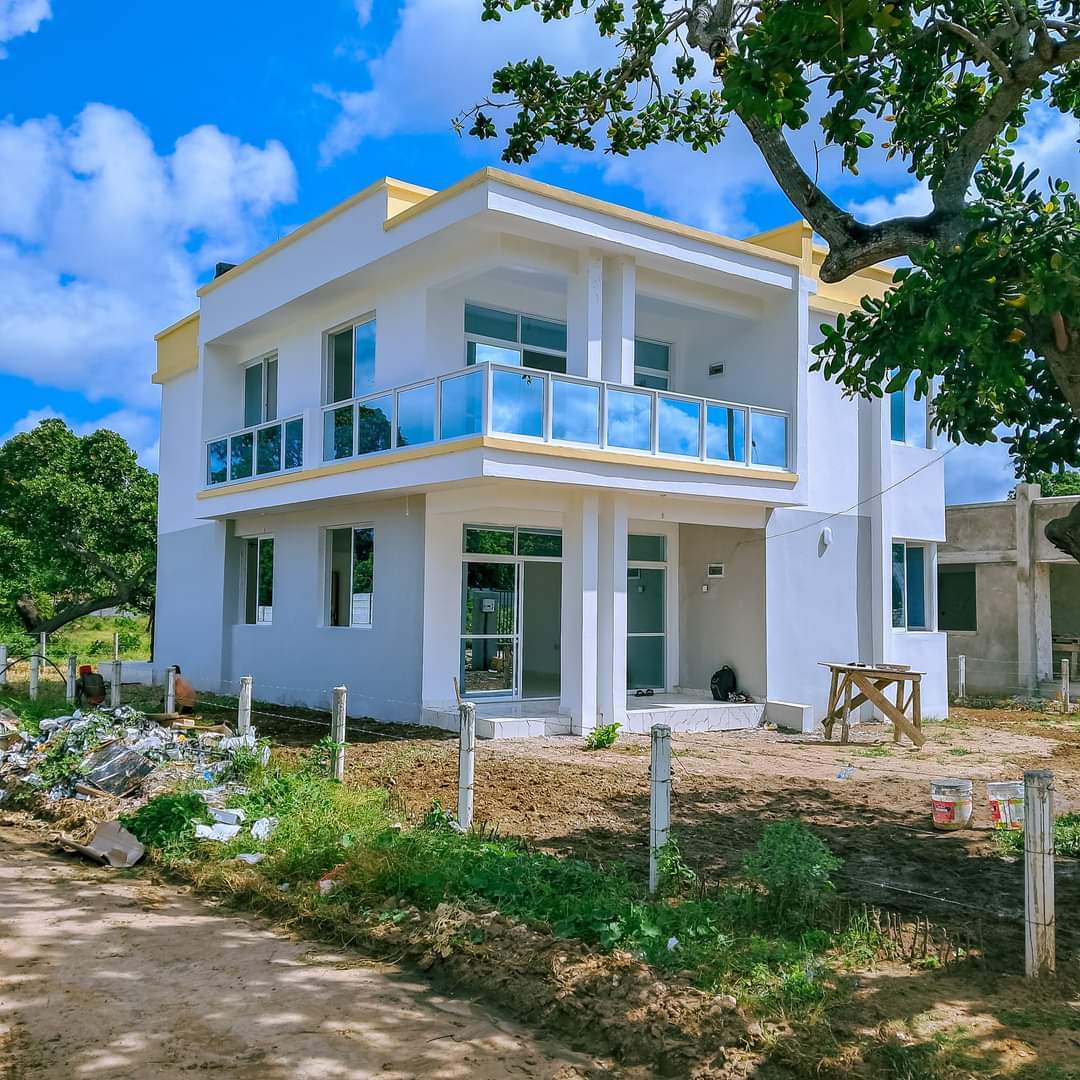 4 bedroom with DSQ Maisonette in Malindi at KES 14.5M. Located around: an International School, Private hospital, Resort hotel. Price: KSh14.5M Musilli Homes
