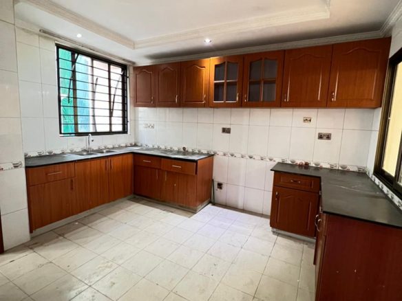Spacious modern 3 bedroom plus dsq apartment to let in Kileleshwa, Nairobi. All bedroom are en-suite. Rent per month 100K Musilli Homes Pam Golding. Hass Consult. GTC. Eighty Eighty Nairobi.