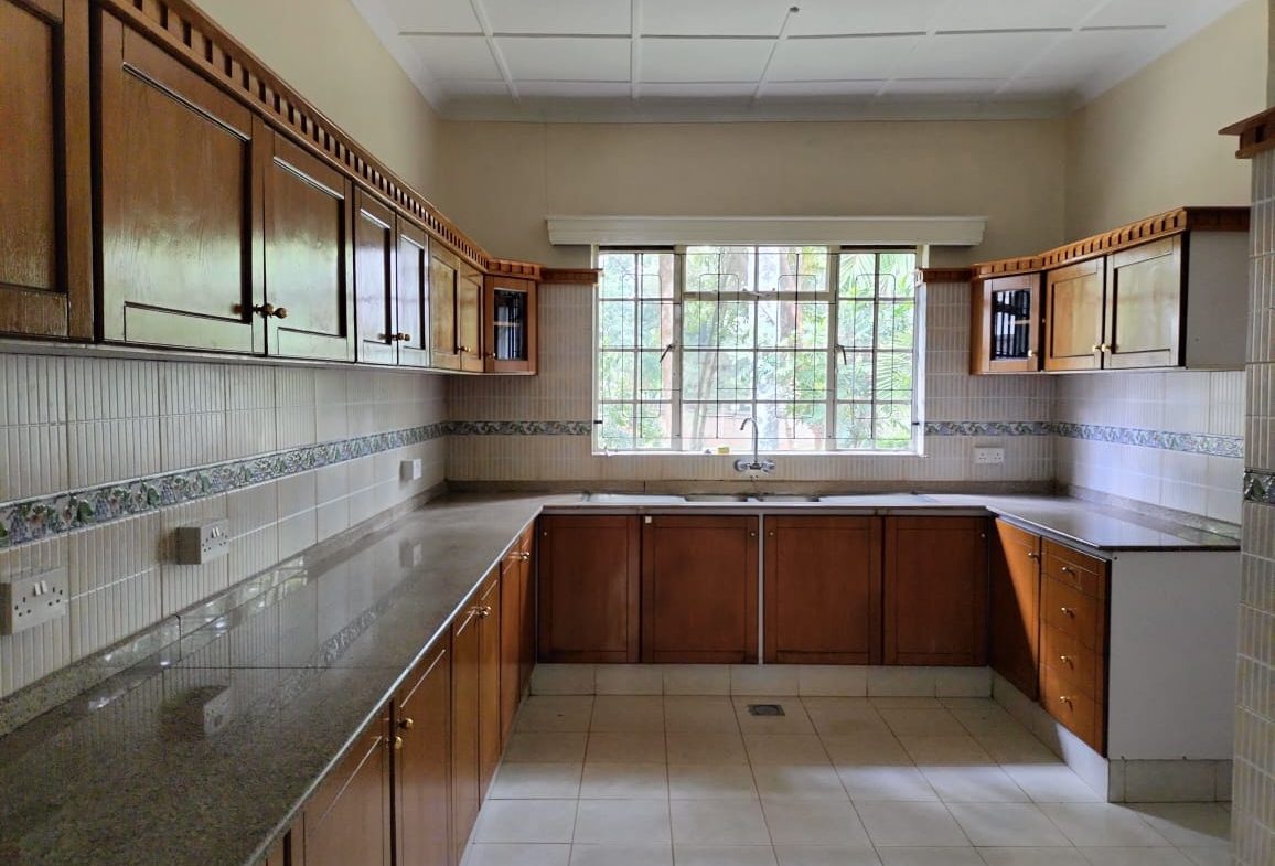 5 bedrooms House with an sq for rent in Lavington, Nairobi. 2 Carports -Backup generator -Borehole. -USD 3000. Pam Golding Hass Consult. GTC. Eighty Eighty Nairobi.