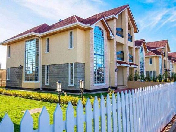 5br all ensuite townhouse,in a gated community of 78 units. Located along the namanga highway in kitengela. Royal finnese estate. 16.5M Musilli Homes