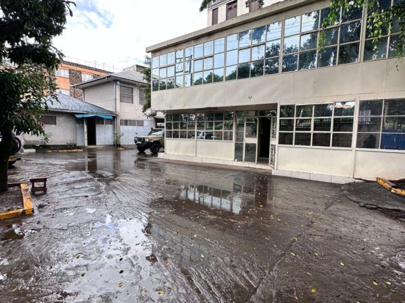 Commercial space available to let in Westlands. On 1/3 of an acre. Has Ample parking space. Rent: 800k Musilli Homes