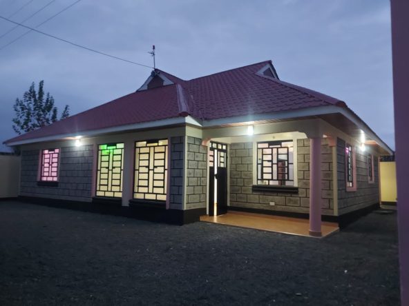 SELLING BRAND NEW 3 BEDROOMS BUNGALOW ALONG THIKA RD RUIRU KIMBO MURERA MATANGI CENTER. 8.5M
