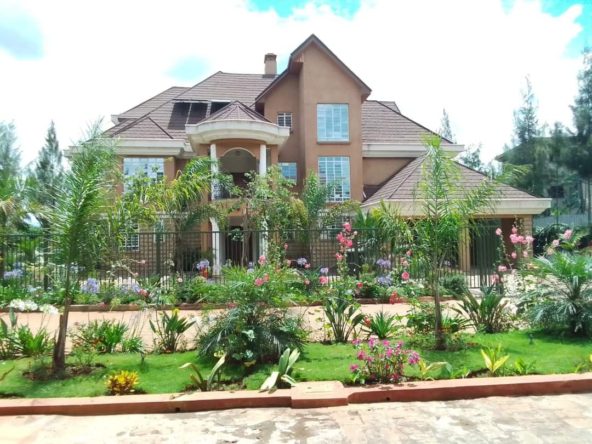 6 BEDROOMS ALL ENSUITE FOR RENT IN KAREN. On ½ acre. Tight security. Gated community. Furnished - 400k. Unfurnished - 350k Musilli