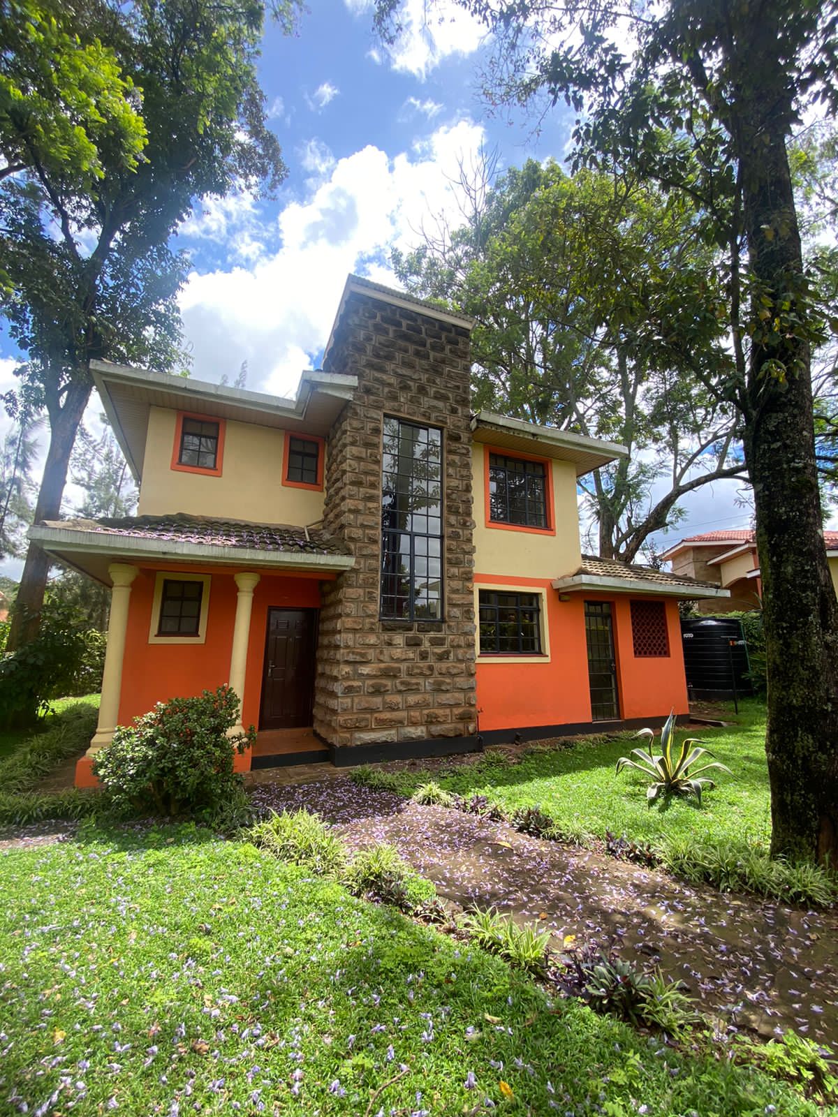 Exquisite 3 bedroom plus detached dsq in a gated community to LET along Kiambu Road. Touching tarmac. Rent Kshs 130k Musilli Homes
