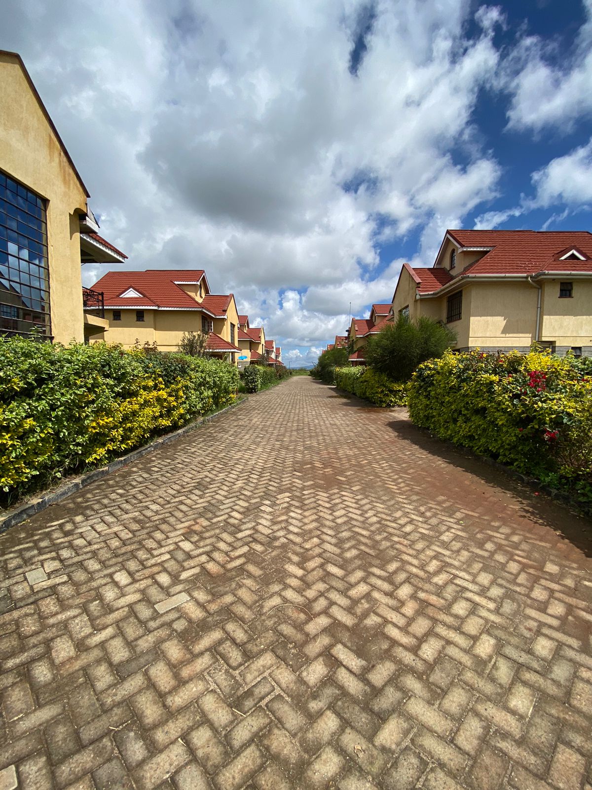 Exquisite 4 bedroom plus dsq mansionette in a gated community of 22 houses for sale. 2km off Thika superhighway. Price Ksh 15 million Musilli Homes