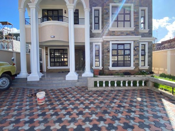 4 bedroom plus dsq mansionette in a gated community for SALE in Kenyatta Road, Juja. All ensuite. Sitted on 50 by 100. Ready title. Price Ksh 28M Musilii Homes