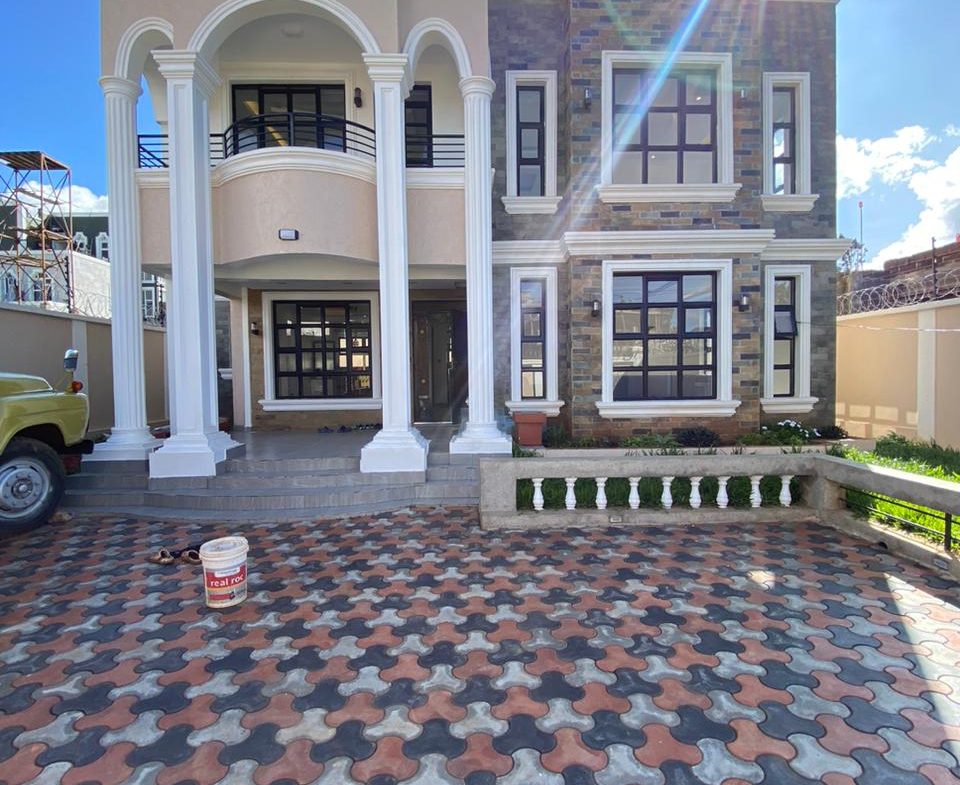 4 bedroom plus dsq mansionette in a gated community for SALE in Kenyatta Road, Juja. All ensuite. Sitted on 50 by 100. Ready title. Price Ksh 28M Musilii Homes