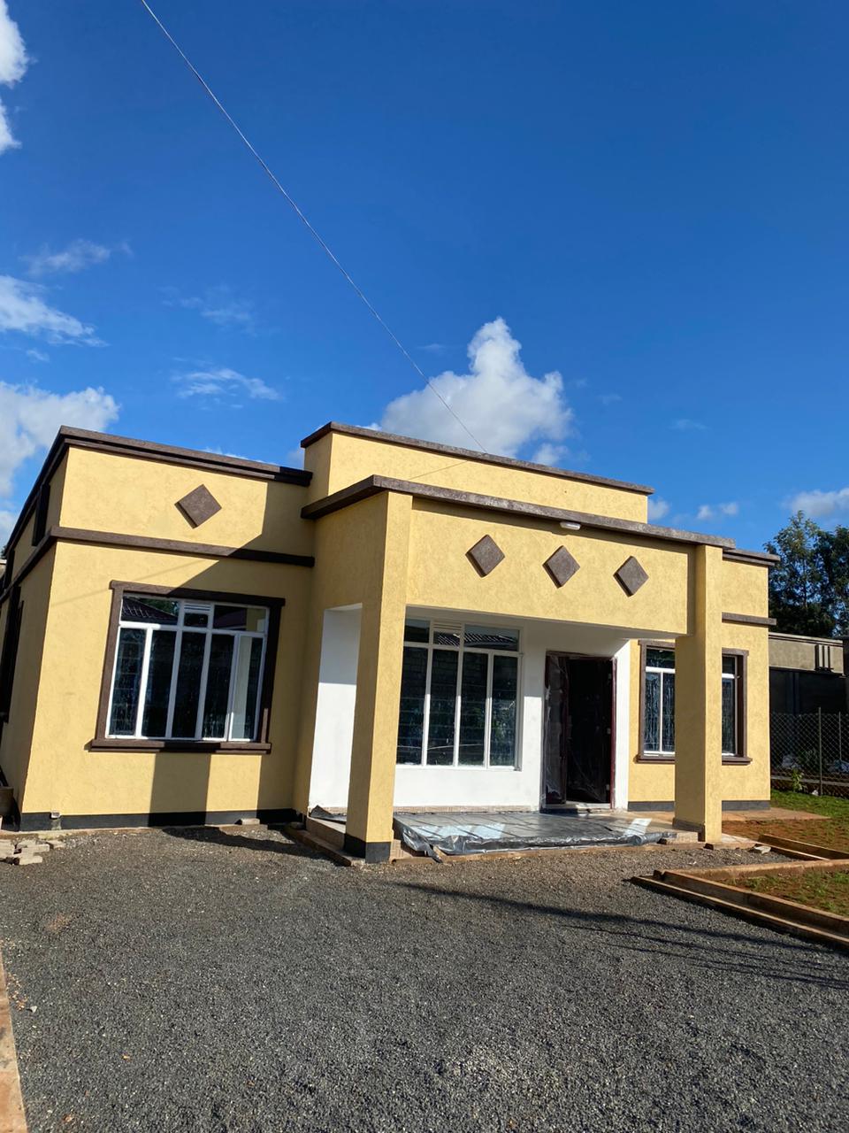 Affordable 3 bedroom bungalow in a gated community for SALE in Kenyatta Road. Sitted on a 50 by 80. Ready title. Asking price Kshs 6.5M Musilli Homes