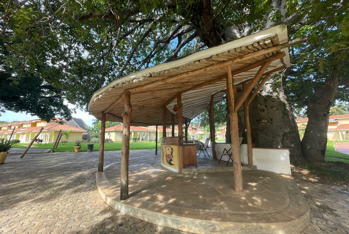 Fully furnished 1 bedroom for sale in Malindi, La Malindina Road. Has Pool, Garden, Tennis court, Fish pond, ample parking. Price: 7 Million Musilli Homes