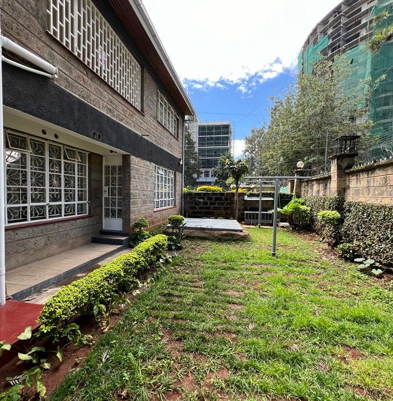 4 bedroom plus dsq townhouse to let in Kilimani, Nairobi. Few units in the compound. Price kshs 180,000 Musilli Homes