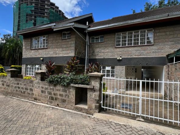 4 bedroom plus dsq townhouse to let in Kilimani, Nairobi. Few units in the compound. Price kshs 180,000 Musilli Homes