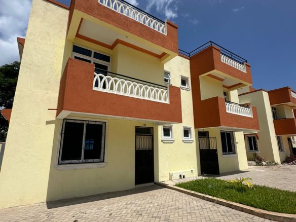 3 bedroom holiday homes for sale in Mtwapa Mzabaraoni. Gated community with 50 units. Ready for occupation. Price: Ksh 8.5million Musilli Homes