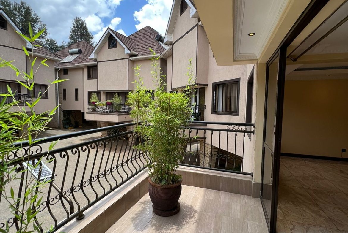 5 bedroom plus dsq townhouse to let in Lavington, Nairobi. In a gated community -ample car parking. Rent per month kshs 250,000 Musilli Homes