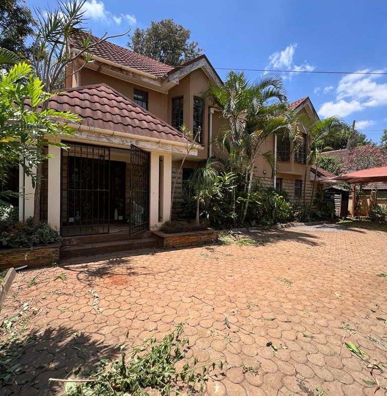 4 bedroom plus dsq townhouse for sale in Lavington, Nairobi. In a gated community of 3 houses. big mature garden. Sale at kshs 80Million Musilli homes