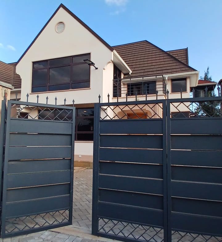 5 Bedrooms Villa To Let in Syokimau. Solar panels. In a Gated community. 5 bedrooms. 120k monthly Musilli Homes